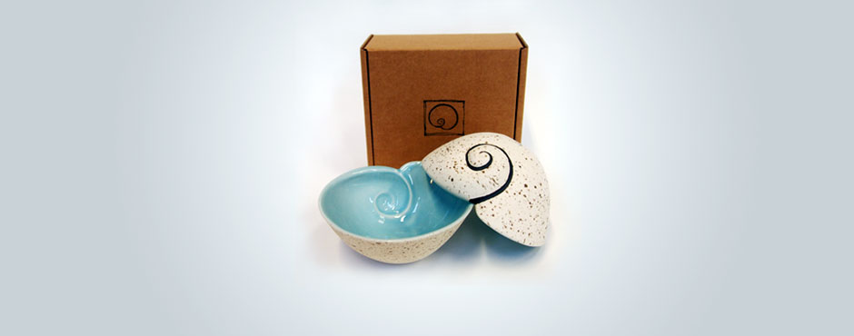 Boxed Aqua Spiral Bowl Image