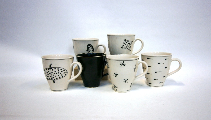 Black & White Mugs Image